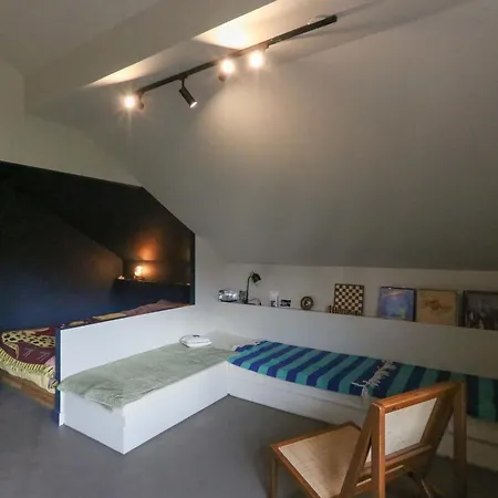 Bright With Balcony Apartment