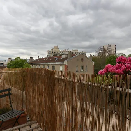 Appartamento Bright With Balcony Parigi